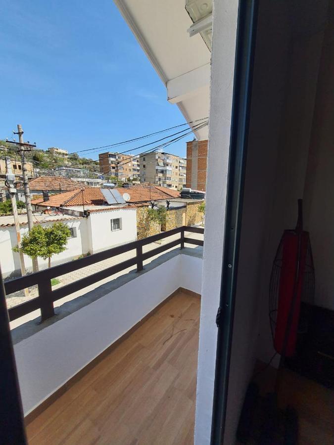Vila 32 Berat Exteriör bild