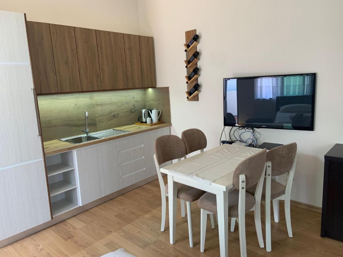 Vila 32 Berat Exteriör bild